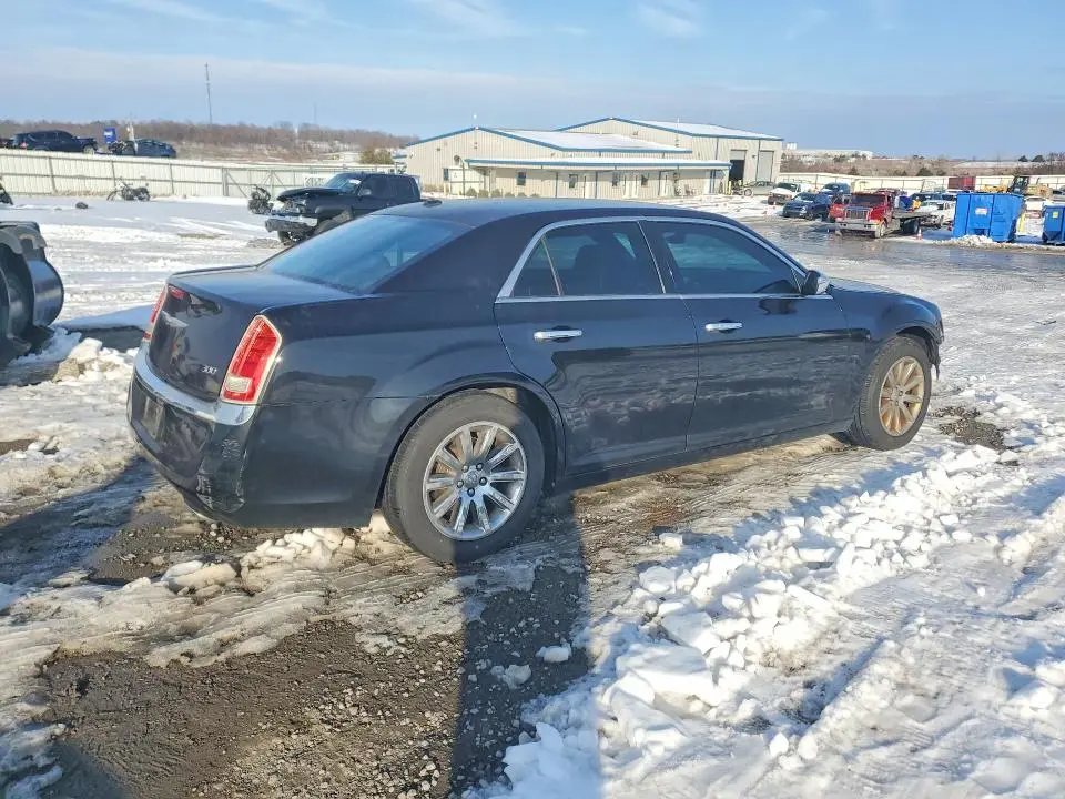 2011 CHRYSLER 300 LIMITED  