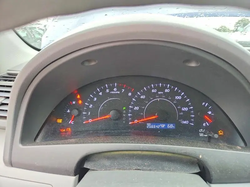 2011 TOYOTA CAMRY LE  