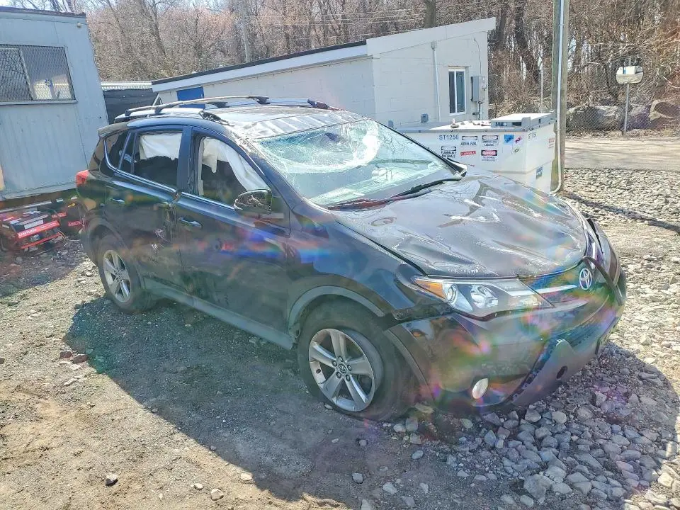 2015 TOYOTA RAV4 XLE  