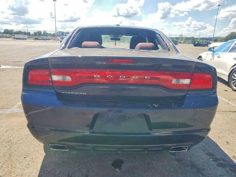 2012 DODGE CHARGER SE  
