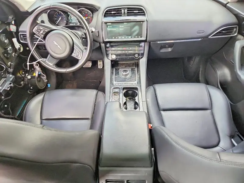 2019 JAGUAR F-PACE   