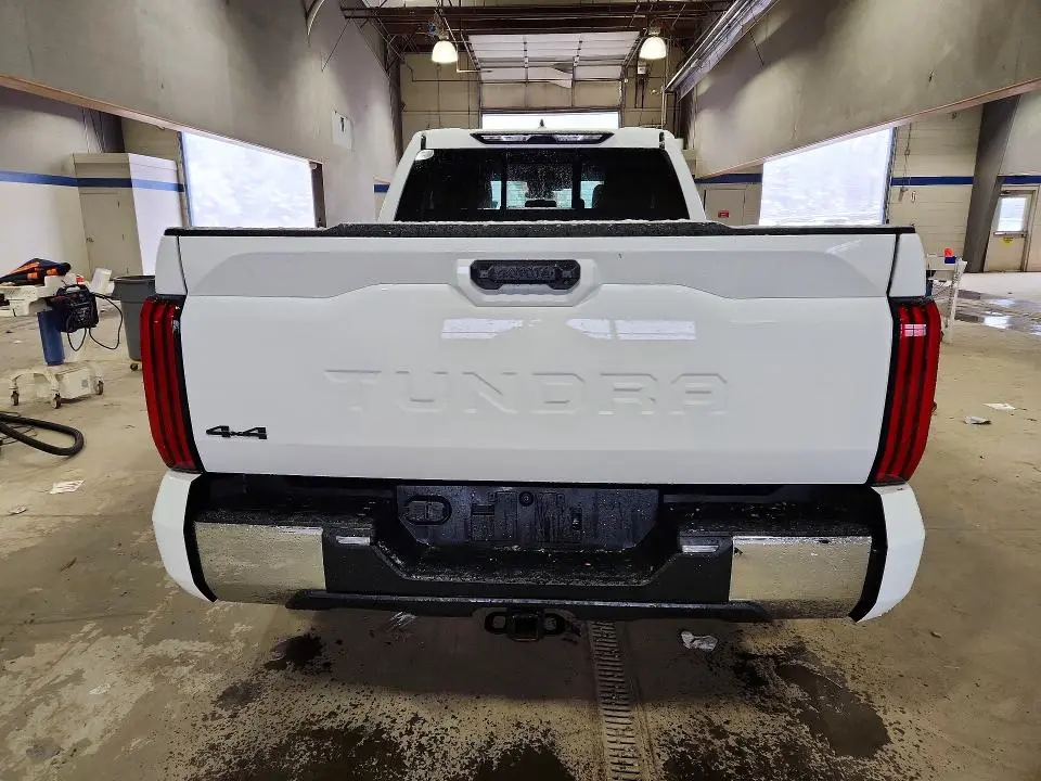 2023 TOYOTA TUNDRA SR5  