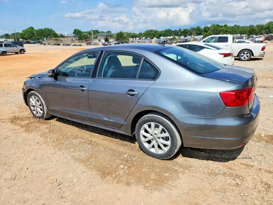2011 VOLKSWAGEN JETTA SE  