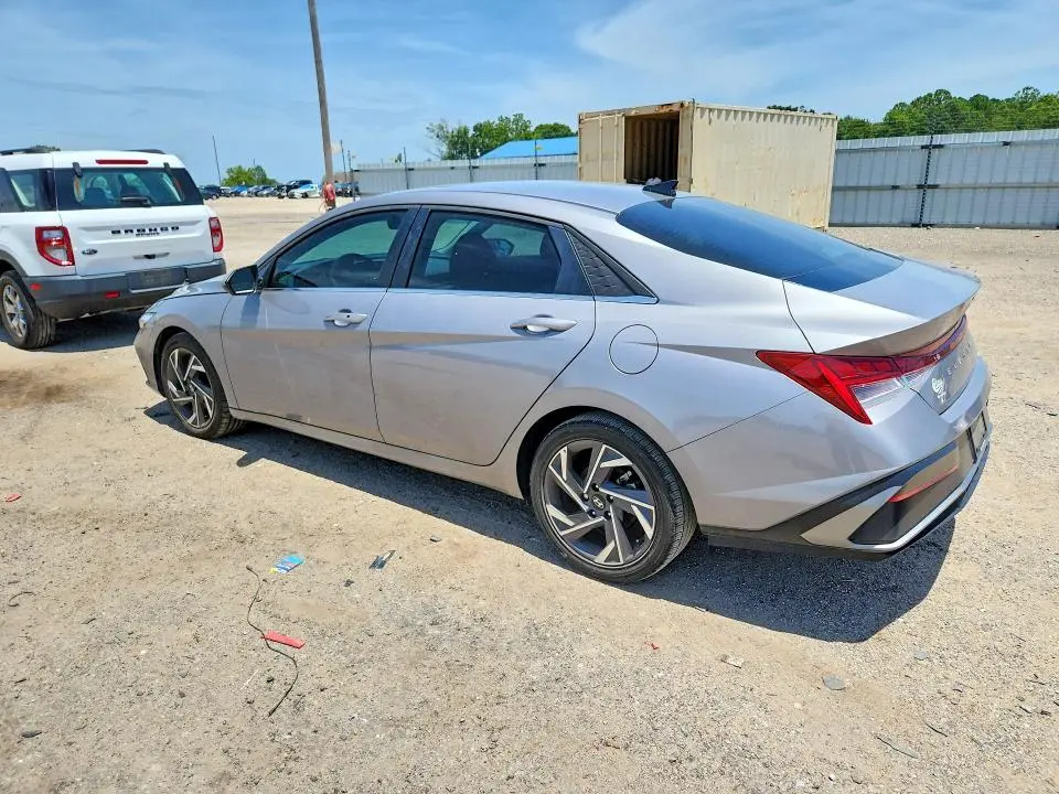 2025 HYUNDAI ELANTRA SEL  