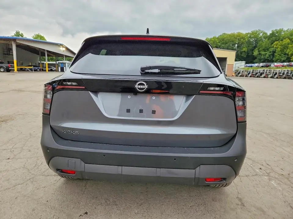 2025 NISSAN KICKS SV  