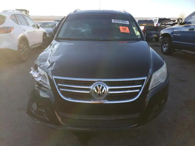 2011 VOLKSWAGEN TIGUAN S  