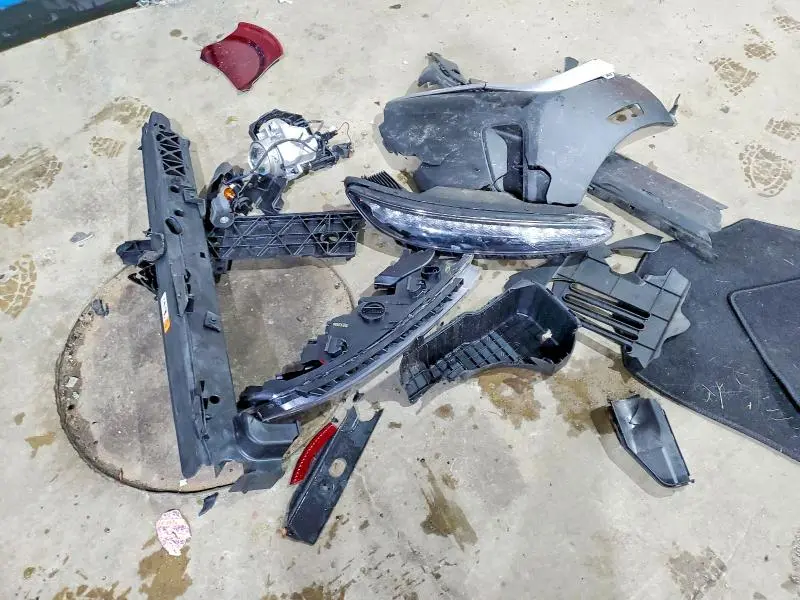 2023 HYUNDAI KONA SE  