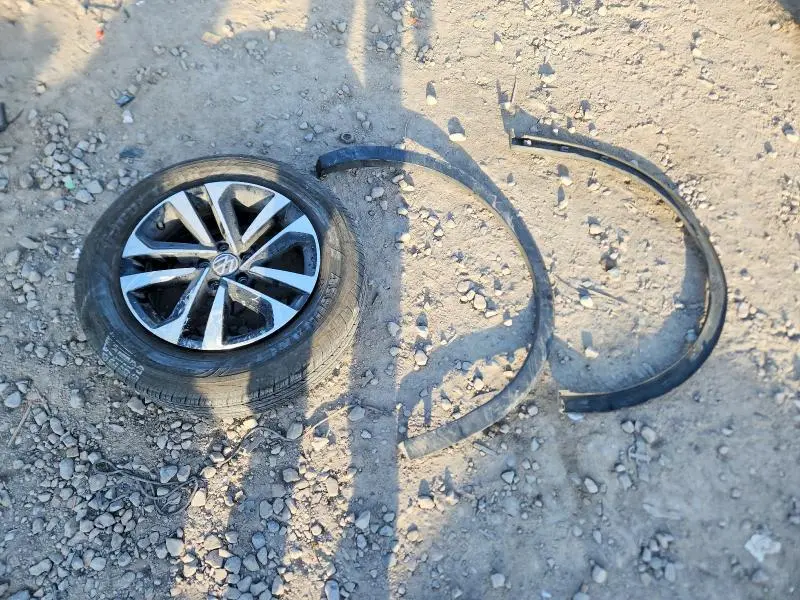 2022 VOLKSWAGEN TIGUAN S  