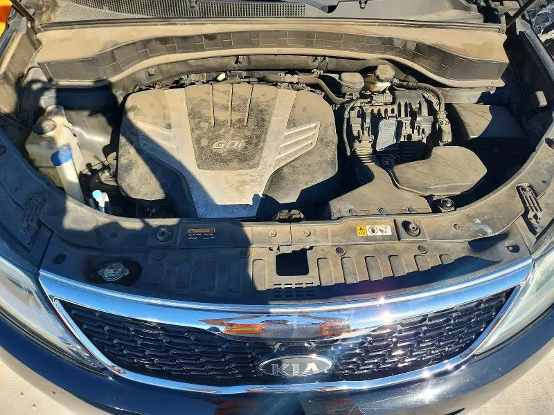 2015 KIA SORENTO LX  