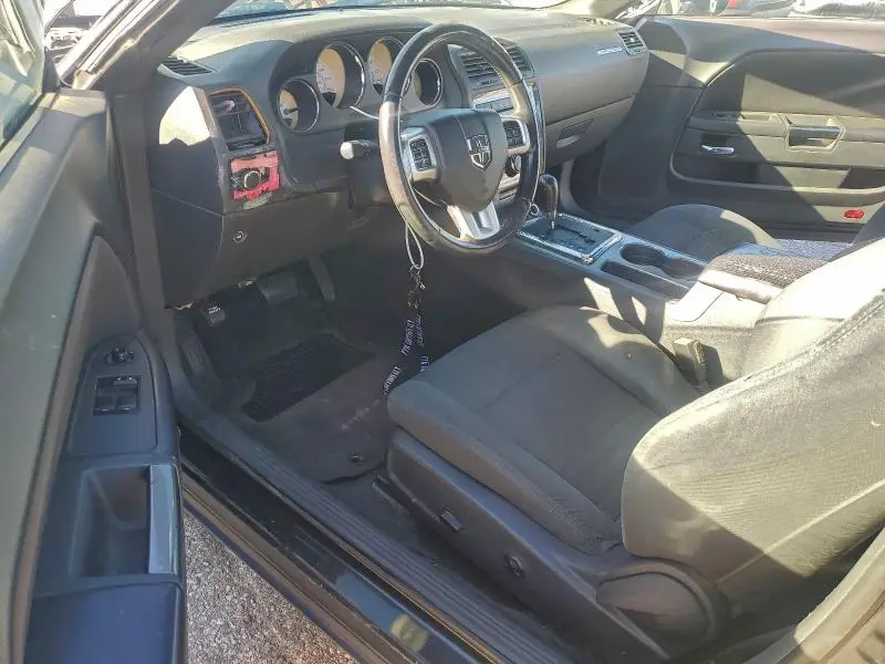 2013 DODGE CHALLENGER SXT  