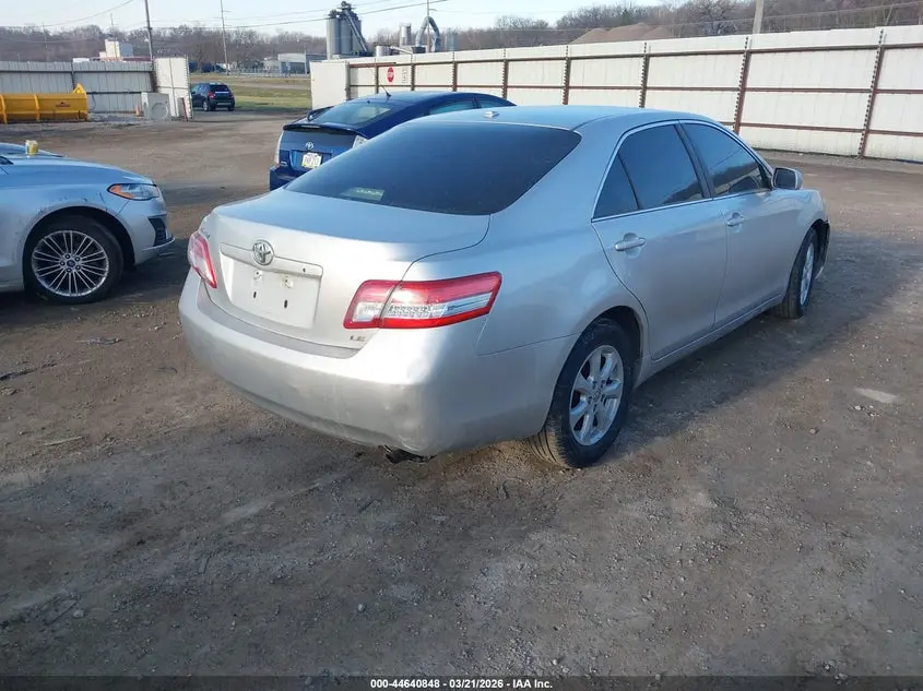 2011 TOYOTA CAMRY LE