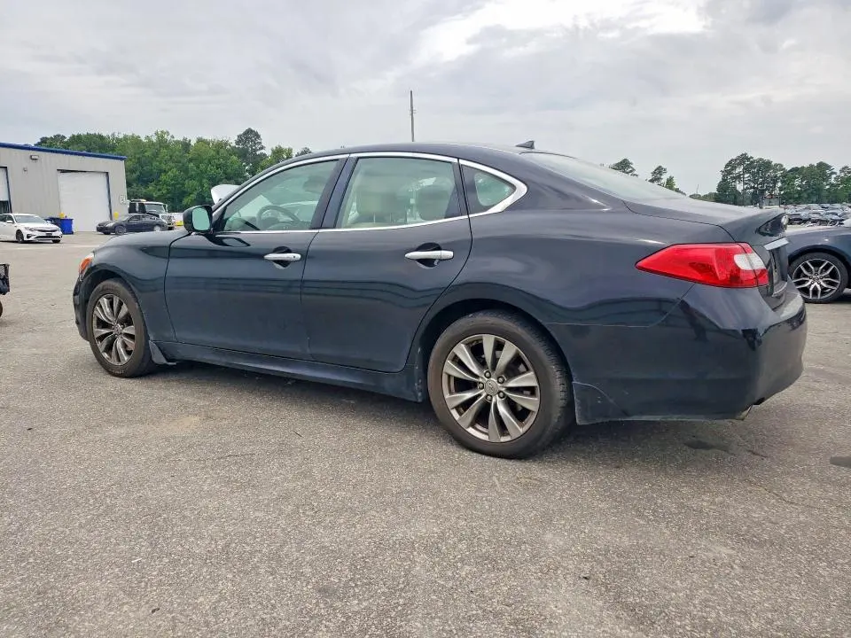 2011 INFINITI M37 X  
