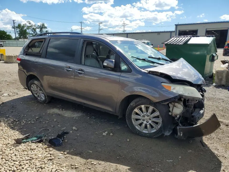 2013 TOYOTA SIENNA LIMITED 7-PASSENGER  