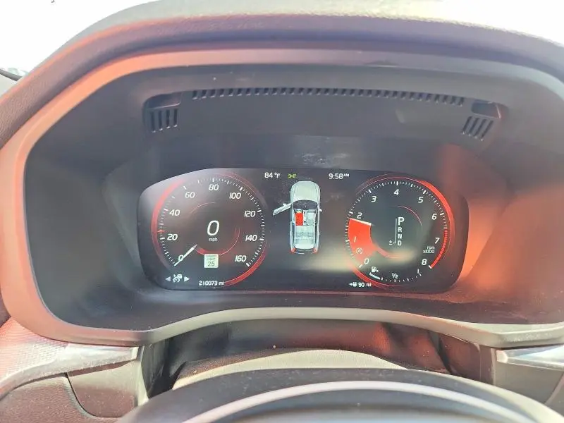 2018 VOLVO XC60 T6 R-DESIGN  