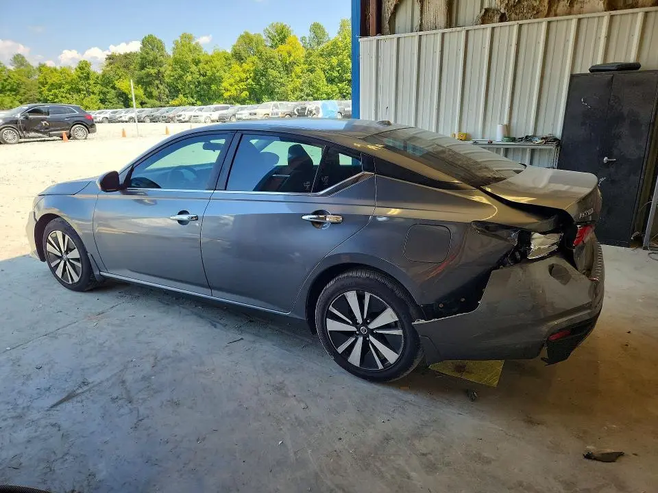 2022 NISSAN ALTIMA SV  