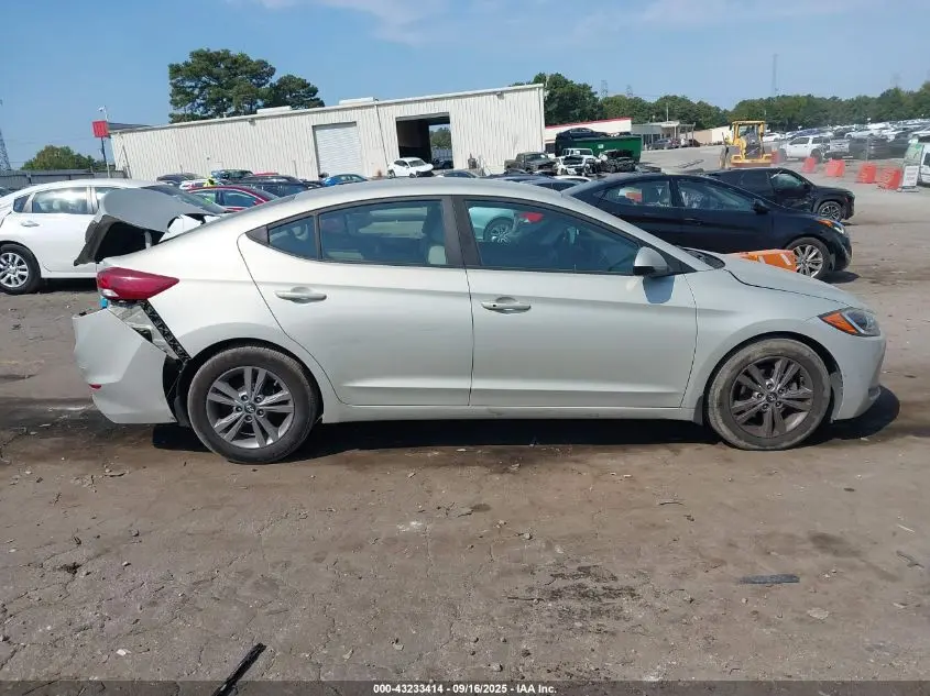 2017 HYUNDAI ELANTRA SE