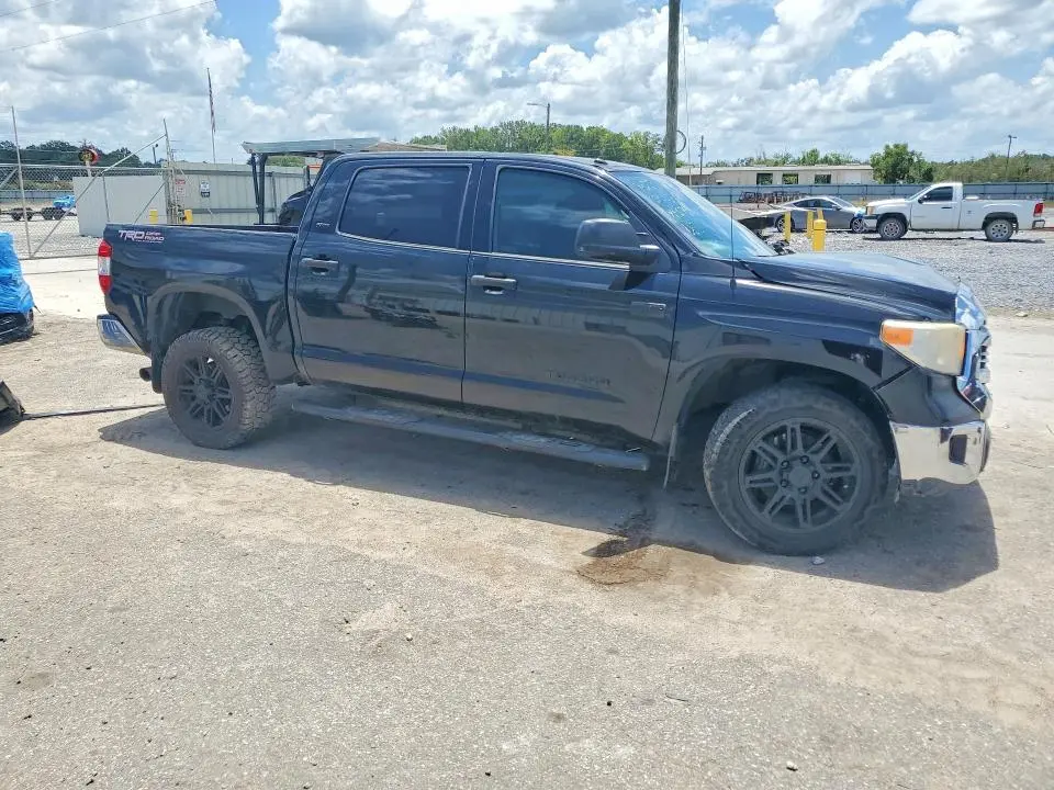 2017 TOYOTA TUNDRA SR5  