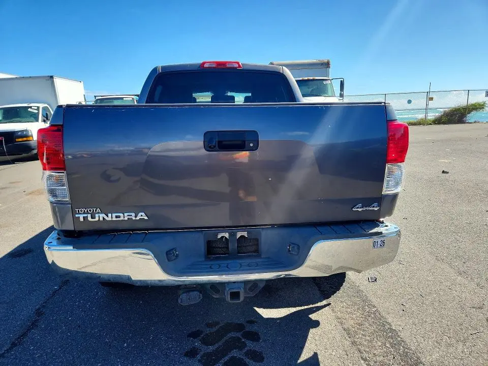 2011 TOYOTA TUNDRA CREWMAX SR5  