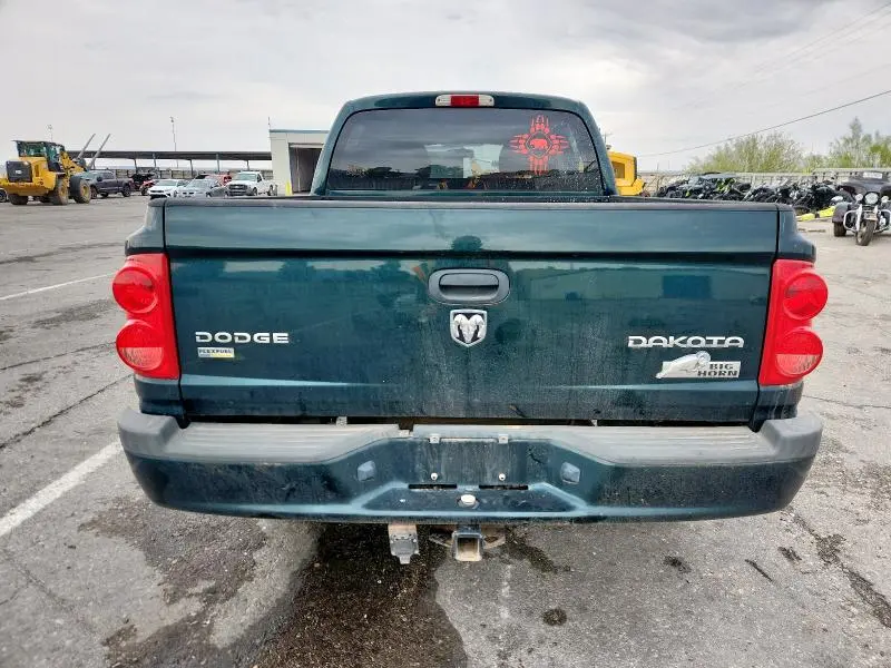 2011 DODGE DAKOTA SLT  