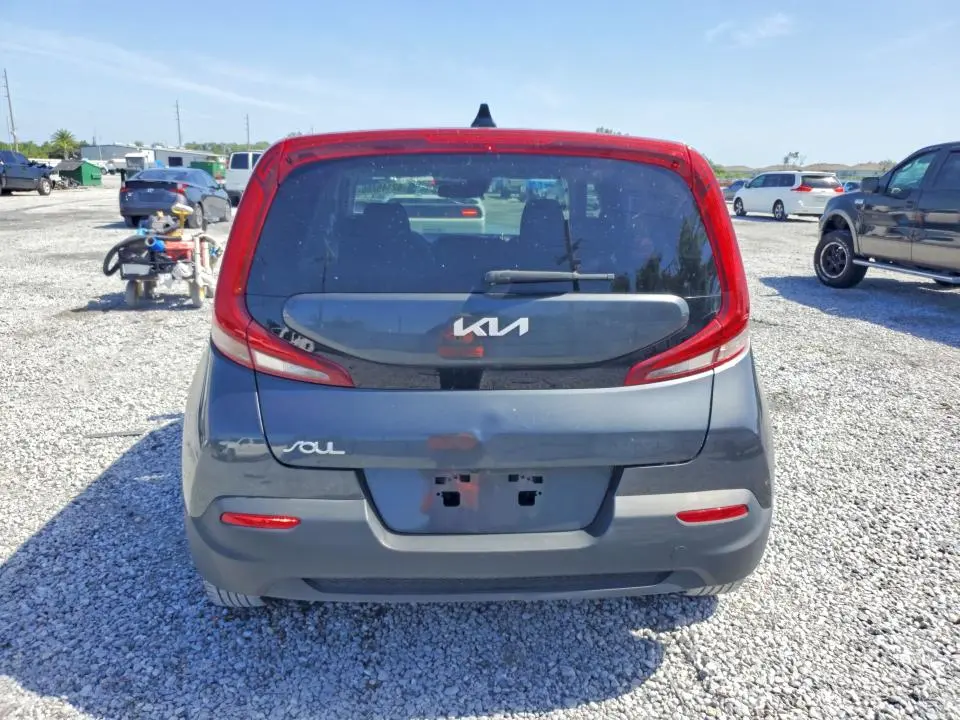 2022 KIA SOUL LX  