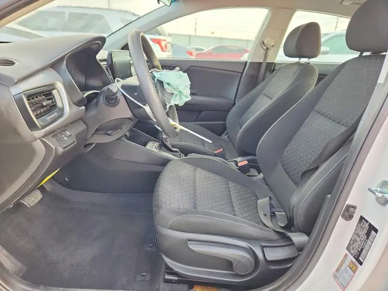 2022 KIA RIO LX  