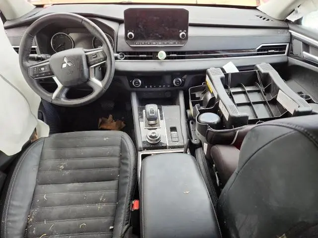 2022 MITSUBISHI OUTLANDER SE  