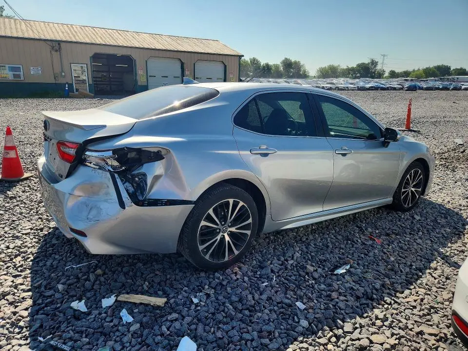 2018 TOYOTA CAMRY SE  
