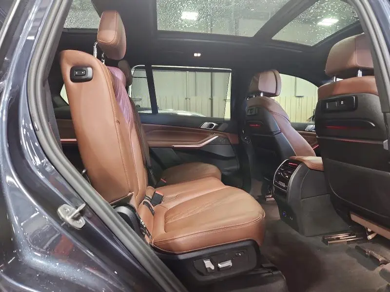 2022 BMW X7 M50I  