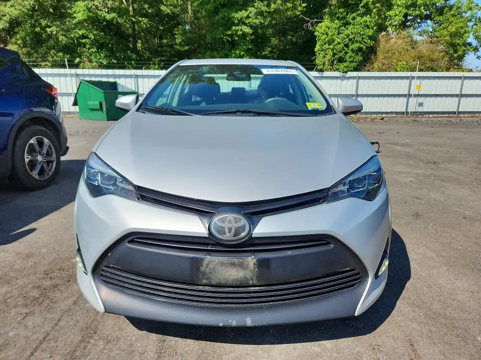2019 TOYOTA COROLLA XLE  