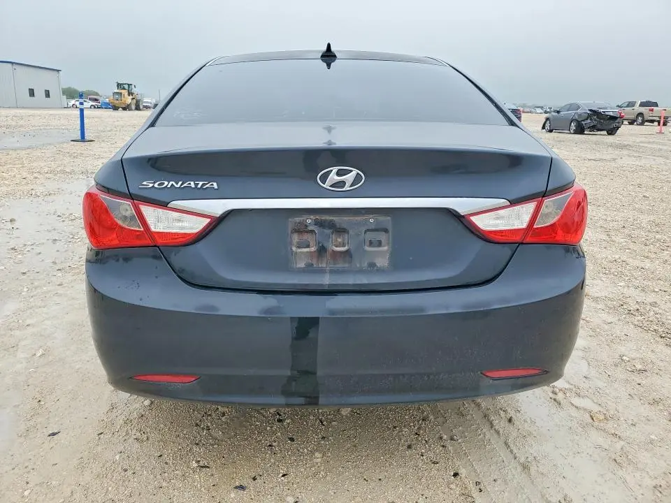 2012 HYUNDAI SONATA GLS  