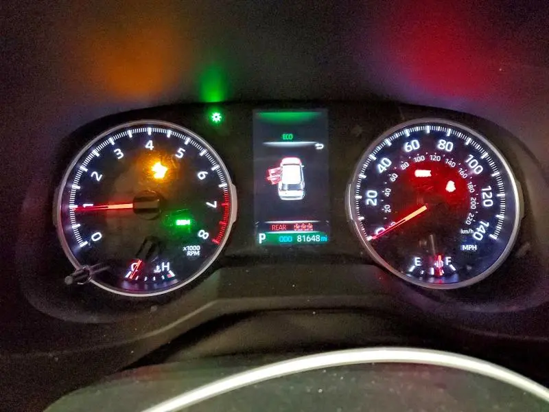 2019 TOYOTA RAV4 XLE  