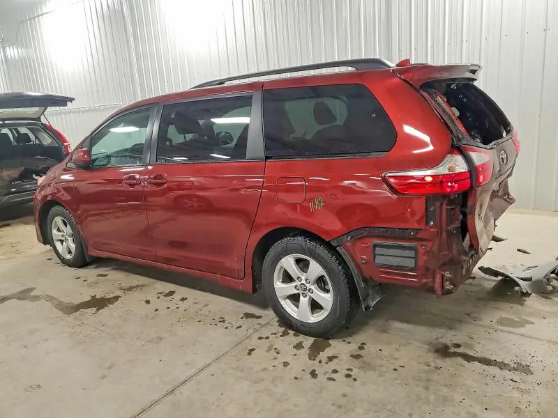 2019 TOYOTA SIENNA LE  
