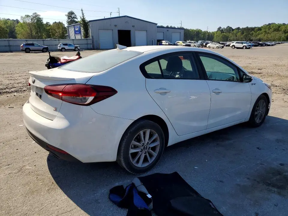 2017 KIA FORTE S  