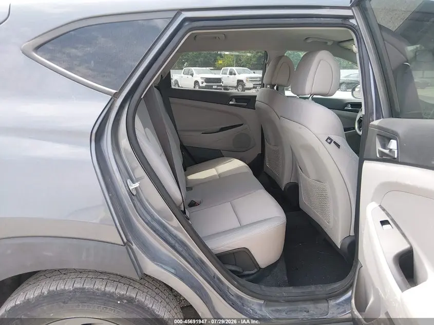 2018 HYUNDAI TUCSON SE