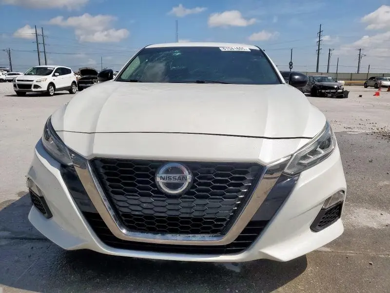 2019 NISSAN ALTIMA SR  