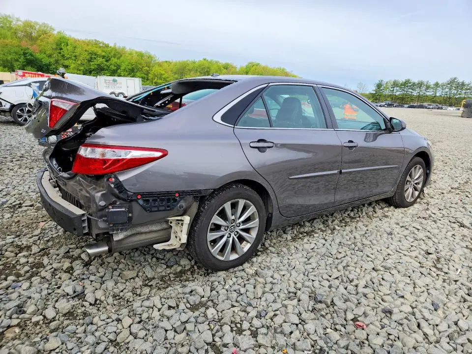 2017 TOYOTA CAMRY XLE  