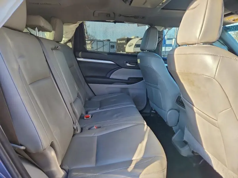 2016 TOYOTA HIGHLANDER XLE  