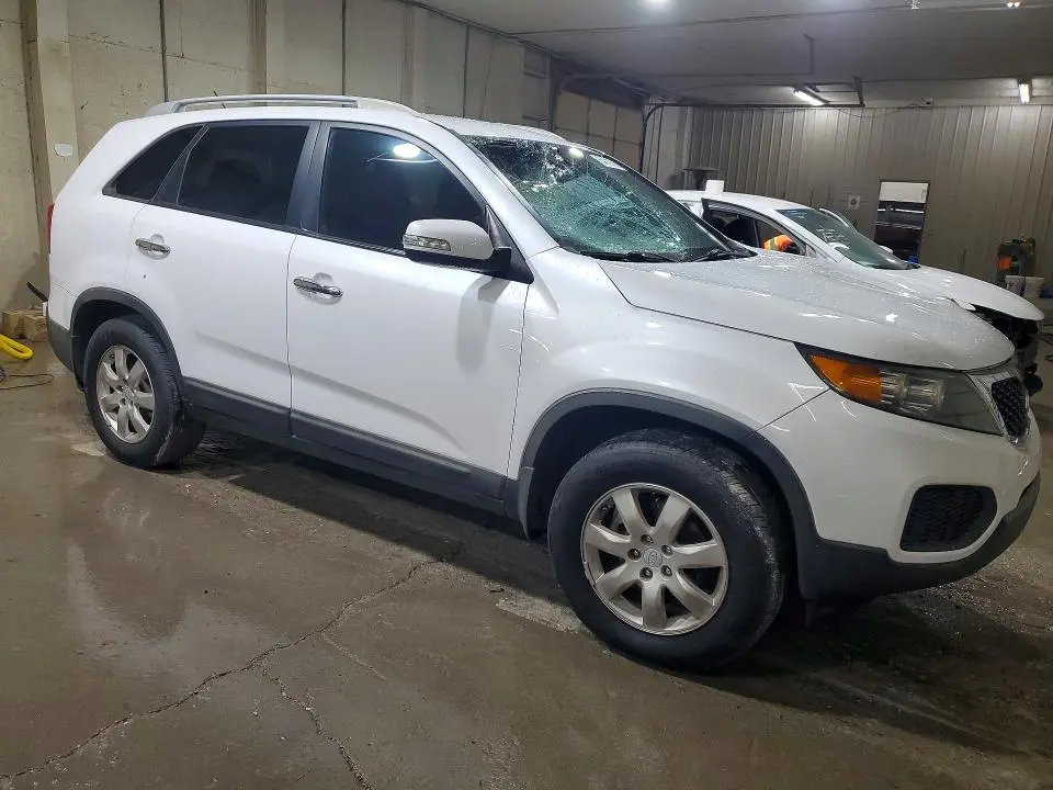 2011 KIA SORENTO LX  