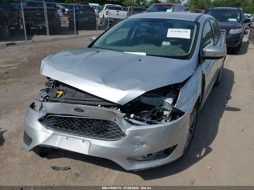2015 FORD FOCUS SE