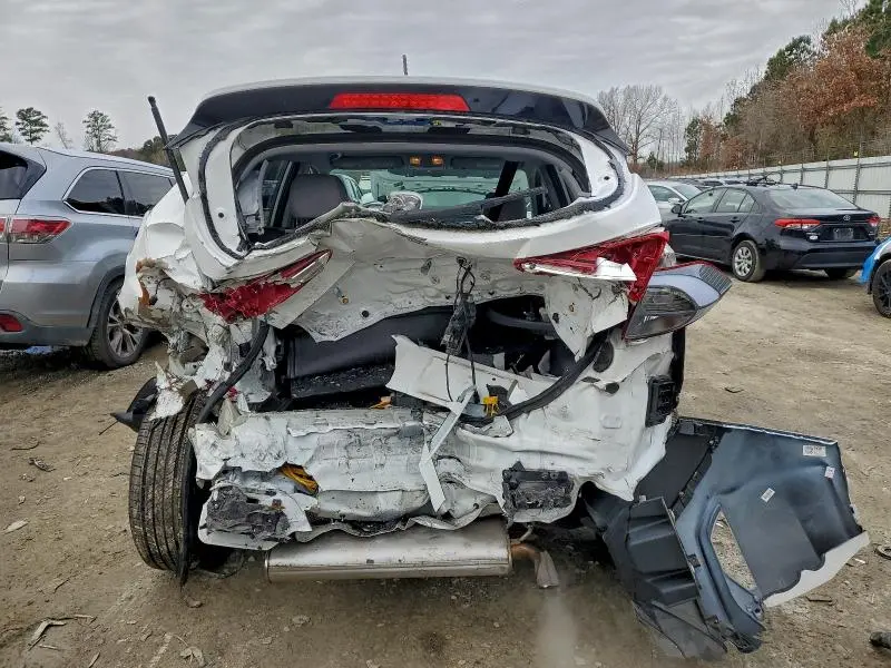 2018 HYUNDAI TUCSON SE  