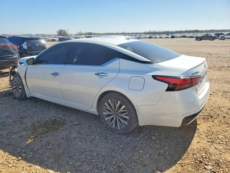 2024 NISSAN ALTIMA SV  