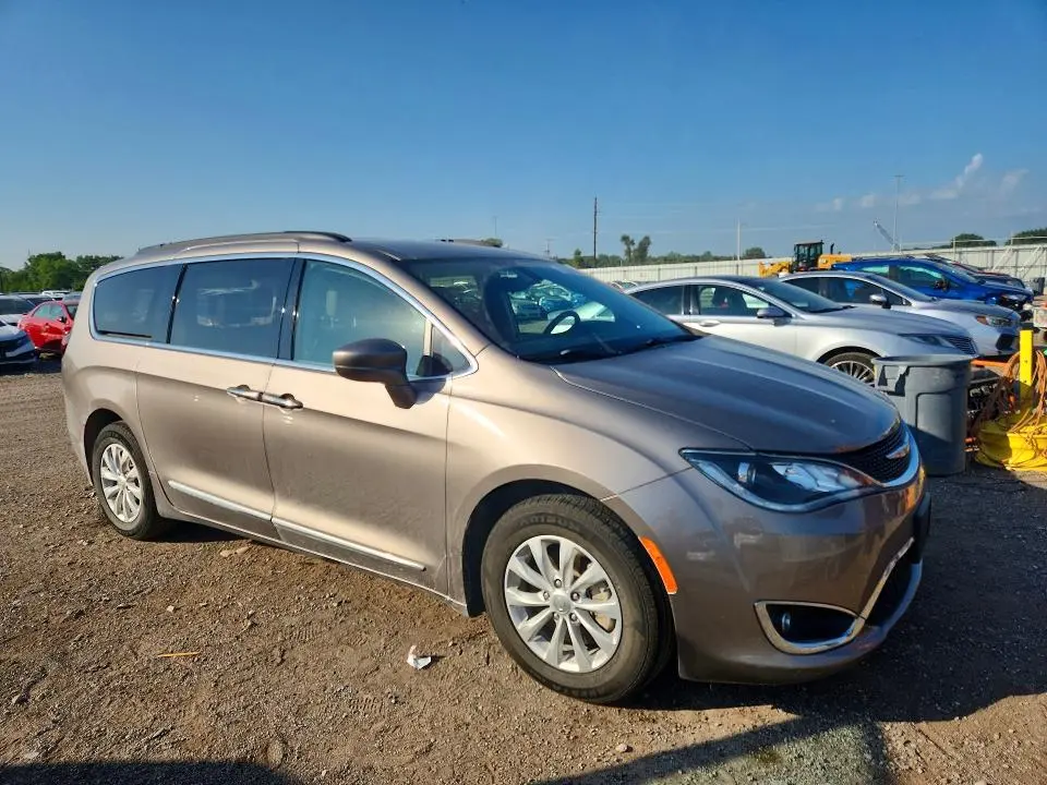 2017 CHRYSLER PACIFICA TOURING L  