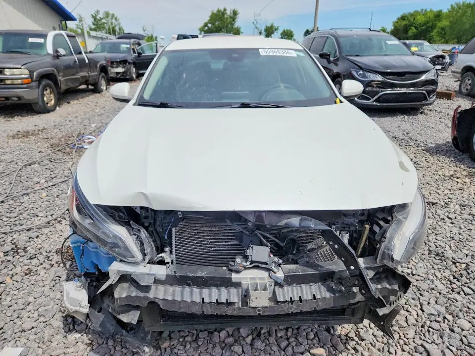 2021 NISSAN ALTIMA SV  