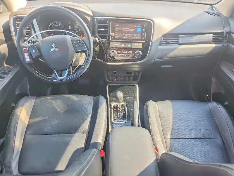 2017 MITSUBISHI OUTLANDER SE  