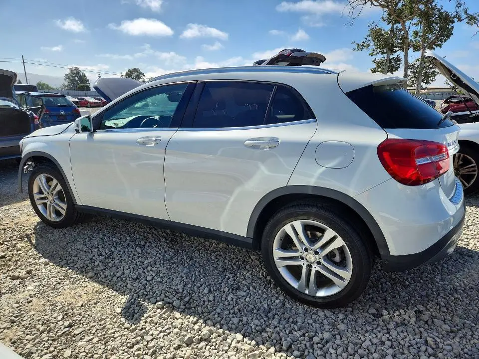 2015 MERCEDES-BENZ GLA 250  