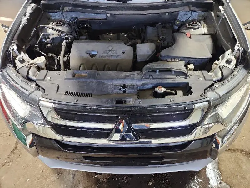 2018 MITSUBISHI OUTLANDER SE  