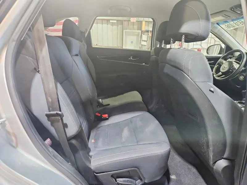 2017 KIA SORENTO LX V6  