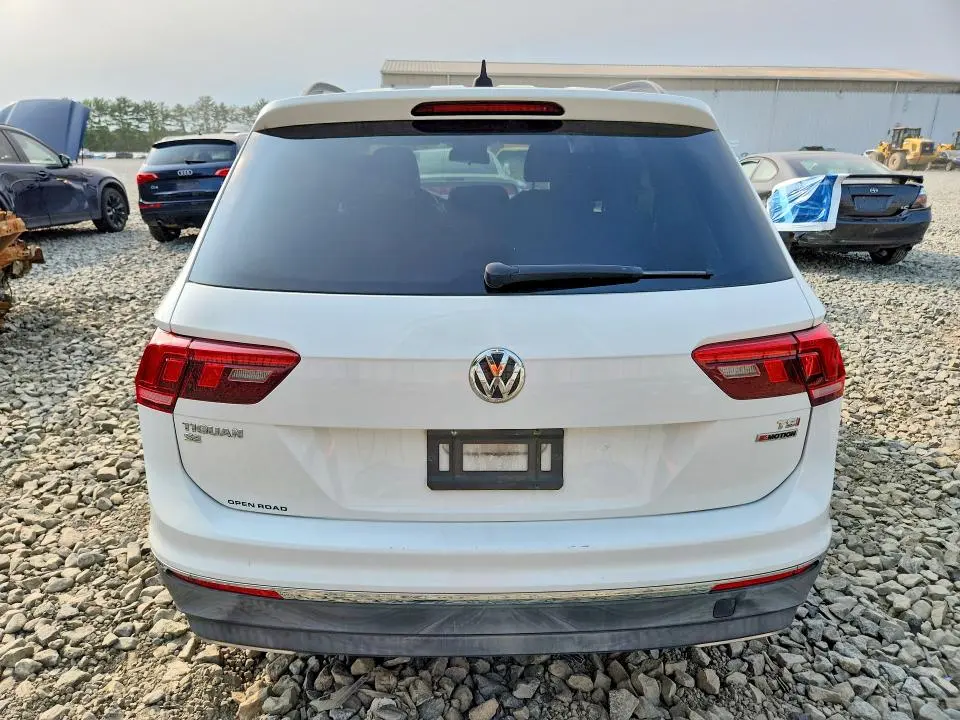 2018 VOLKSWAGEN TIGUAN SE  