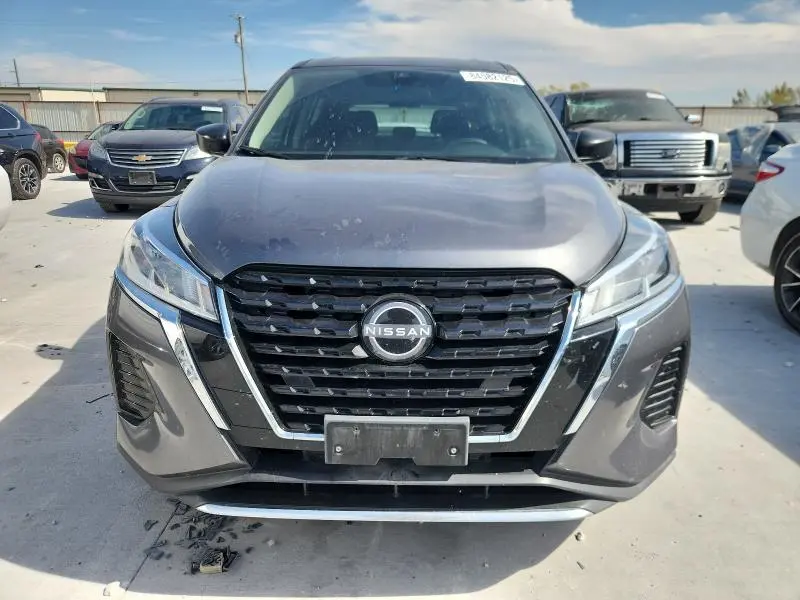 2024 NISSAN KICKS S  