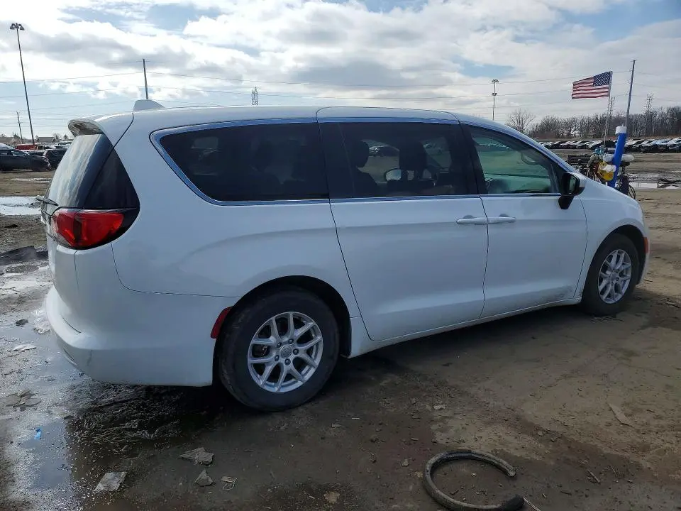 2020 CHRYSLER VOYAGER LX  
